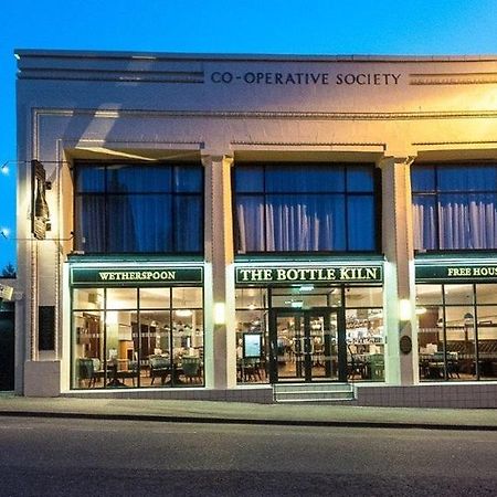The Bottle Kiln Wetherspoon Hotel Харуич Екстериор снимка