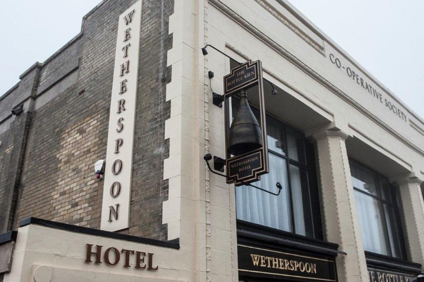 The Bottle Kiln Wetherspoon Hotel Харуич Екстериор снимка